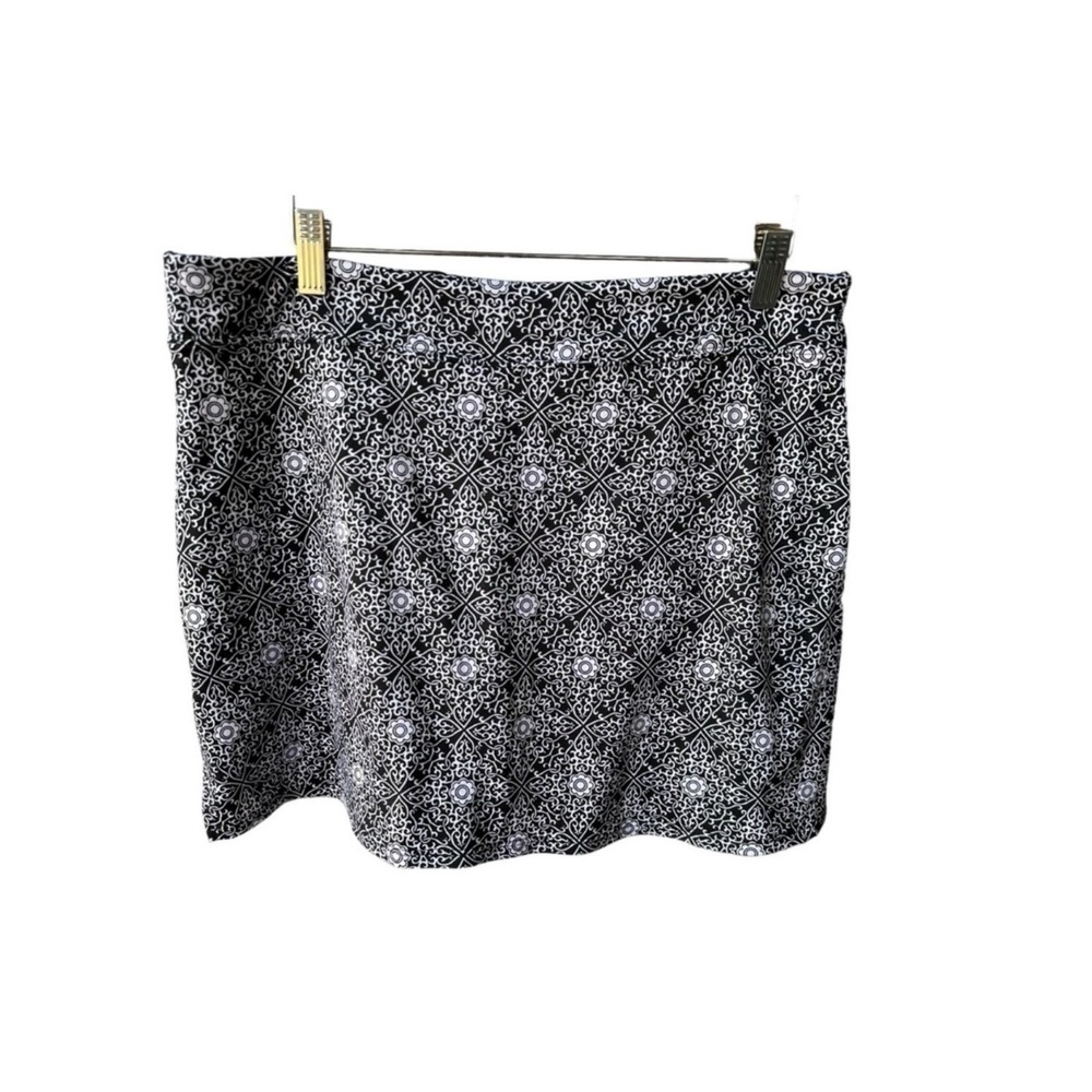 Tranquility by Colorado Clothing Skirt Skort Black White Geometric Active Small